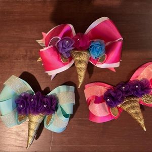 Handmade Unicorn hair bows nwot